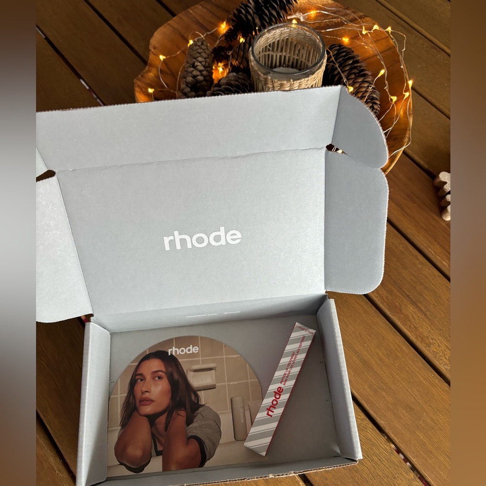 RHODE PEPERMINT LIP TREATMENT LIMITED EDITION
(SOLD OUT ON RHODE)